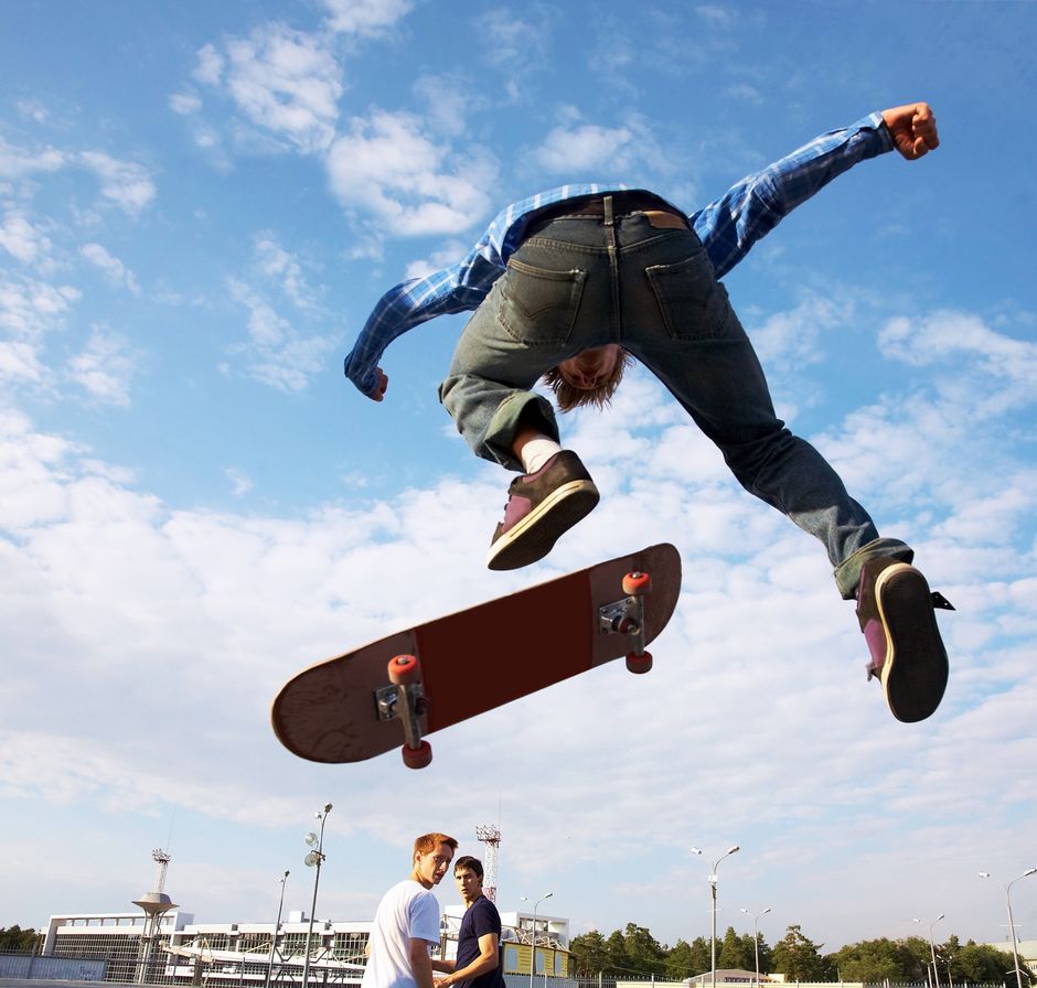 Un skater faisant un saut - Agrandir l'image, .JPG 2 Mo (fenêtre modale)