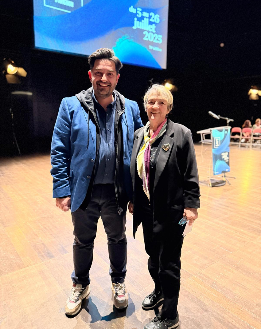 Elisabeth Amoros, vice-présidente du Département chargée de la Culture, de la Culture provençale et du Patrimoine et le directeur du Festival d’Avignon, Tiago Rodrigues - Agrandir l'image (fenêtre modale)