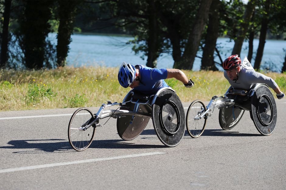Deux cyclistes en situation de Handicap - Agrandir l'image, .JPG 1 Mo (fenêtre modale)