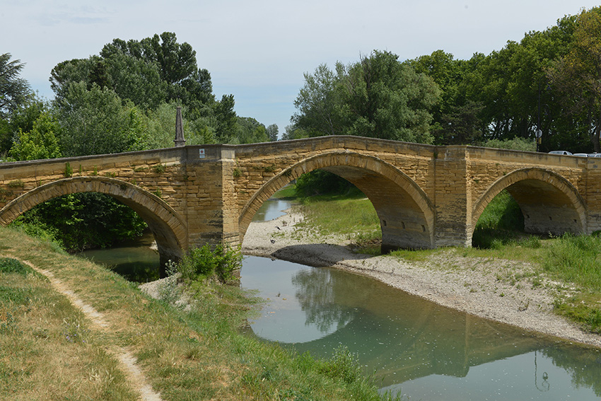 Le pont sur l’Ouvèze de Bédarrides  - Agrandir l'image (fenêtre modale)