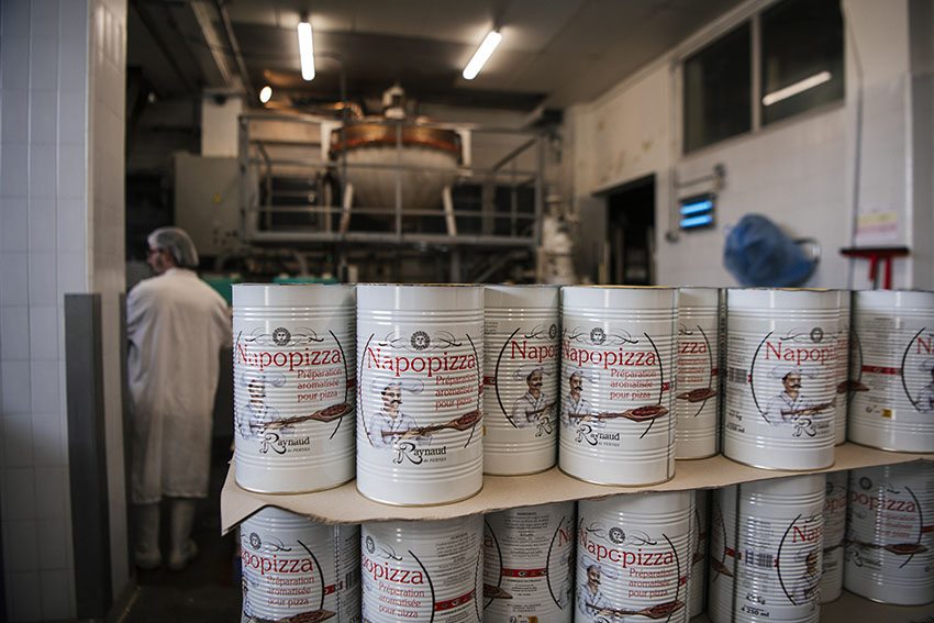 Des boîtes de conserve  - Agrandir l'image (fenêtre modale)