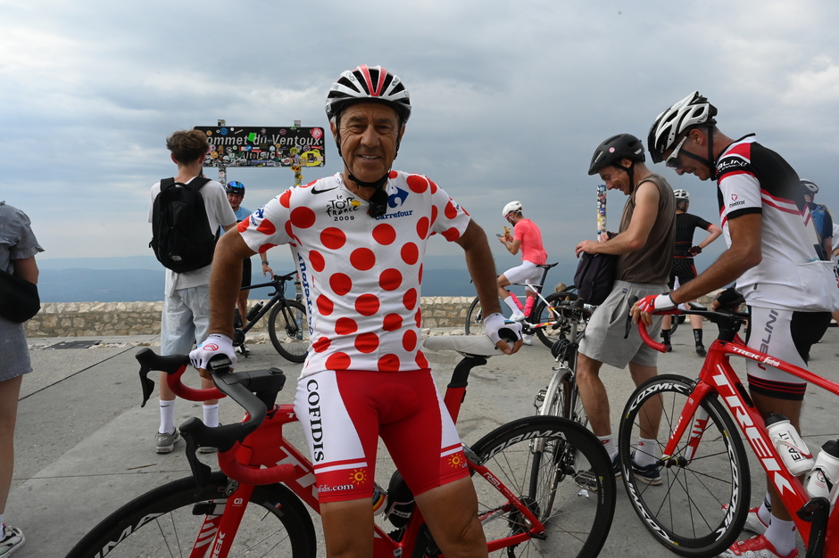 Eté comme hiver, Lionel Tartelin, alias Ventouman, gravit les pentes du Ventoux.