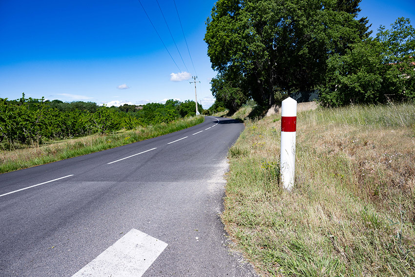 Vue sur une route - Agrandir l'image (fenêtre modale)
