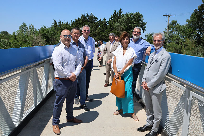 La passerelle de l’Aygues a été inaugurée en présence de la Présidente du Département Dominique Santoni, de Yann Bompard, Maire d’Orange et Président du Pays d’Orange en Provence, et des représentants de l’Etat et de la Compagnie nationale du Rhône.