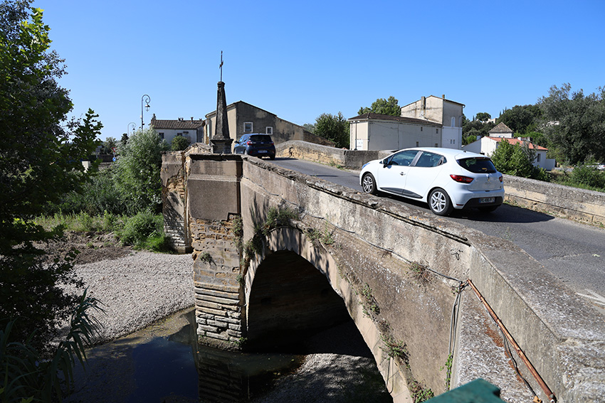 Le pont sur l’Ouvèze de Bédarrides  - Agrandir l'image (fenêtre modale)